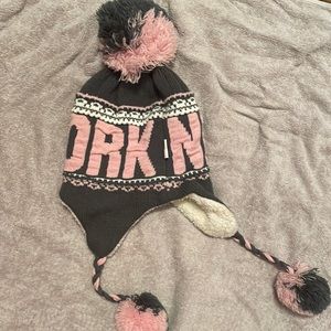NEW YORK Pink and grey winter hat